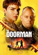 Gledaj The Doorman Online sa Prevodom